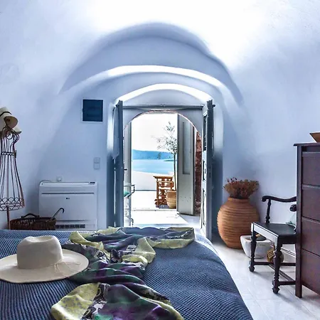 Likno Cave House Santorini Island